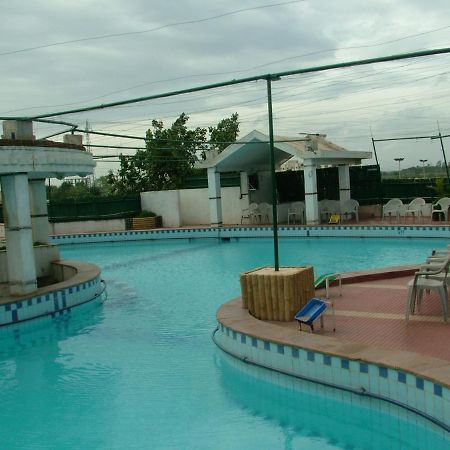 Vip'S Club Hotel Rāipur Exterior foto