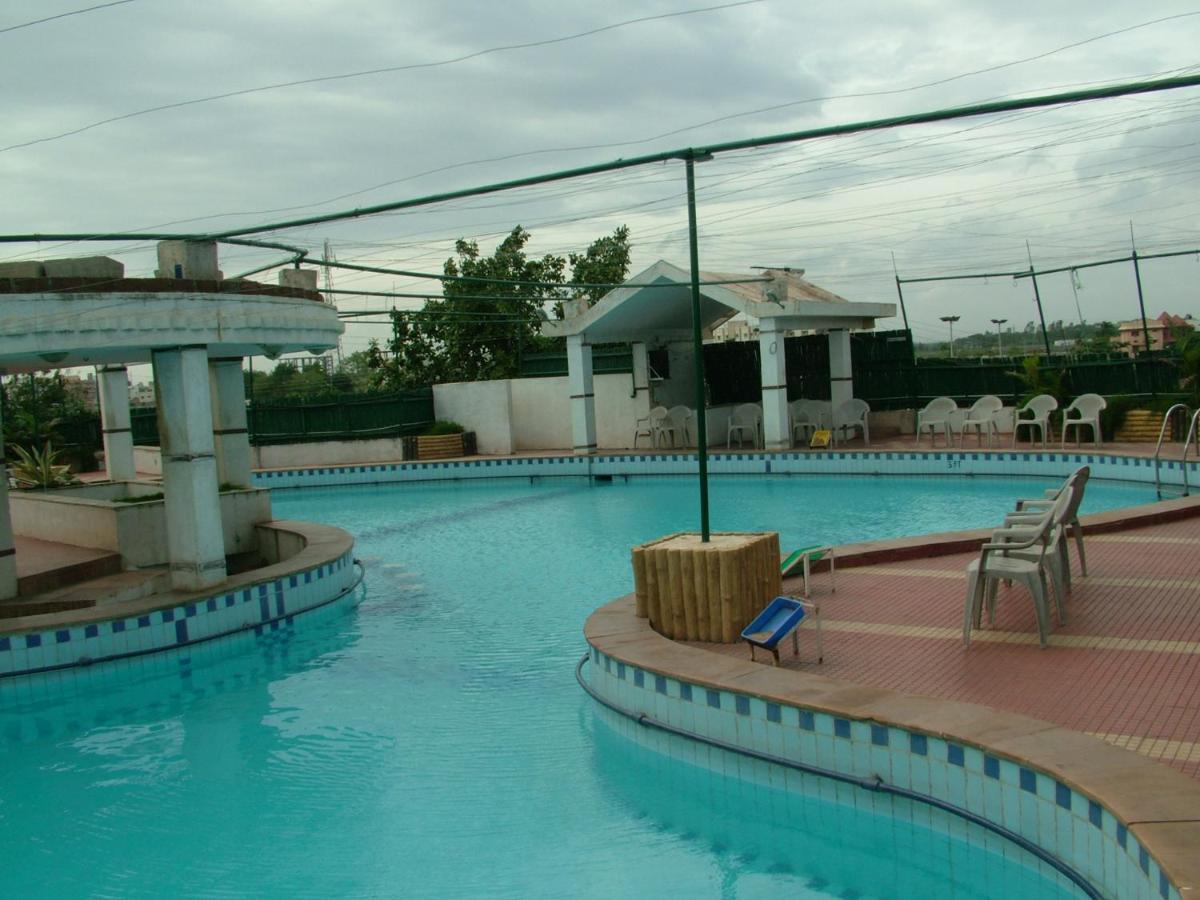 Vip'S Club Hotel Rāipur Exterior foto