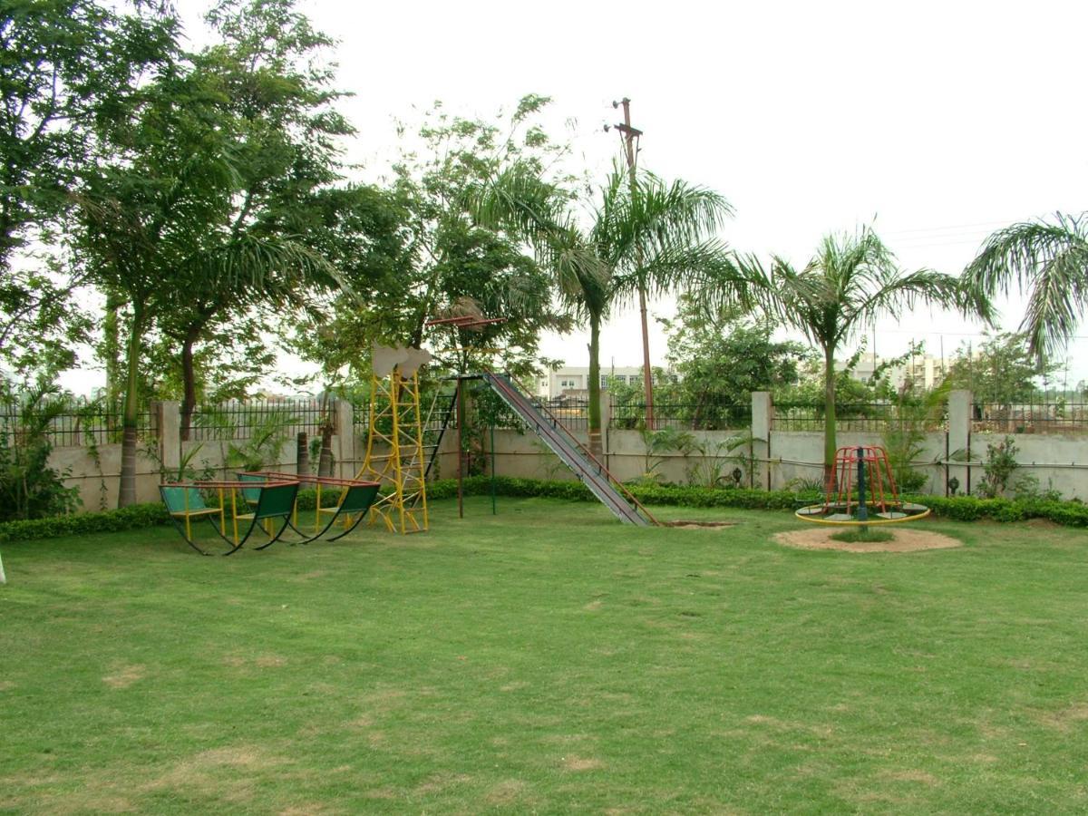 Vip'S Club Hotel Rāipur Exterior foto